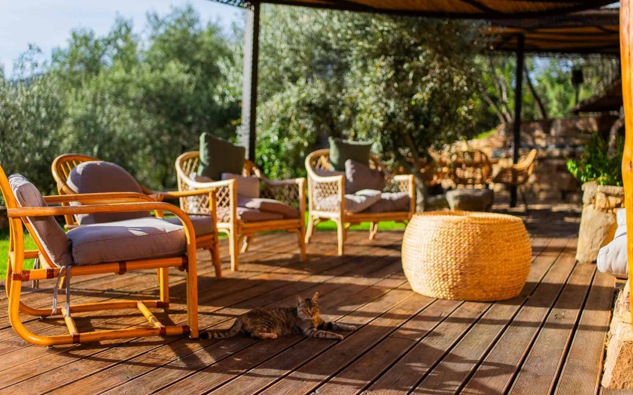 Bioloco | Terrazza coperta davanti a casa, perfetta per il relax